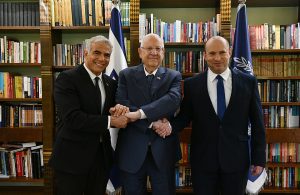 Topple Netanyahu Government